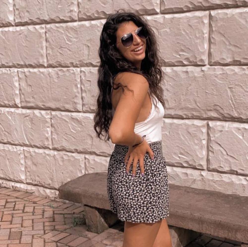 Meet your Posher, Lakaya